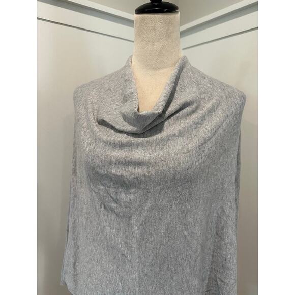 Shiraleah Travel Sweater Poncho O/S - Picture 3 of 4